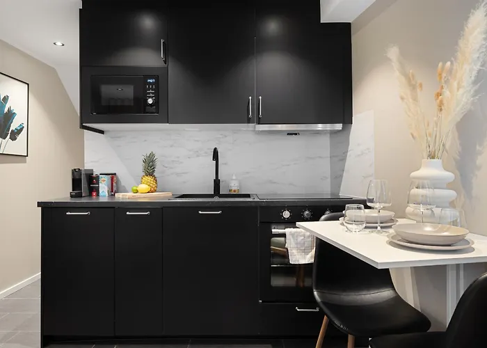 Renovated Jan 24 - Queen Beds - Behind Bryggen Apartament *